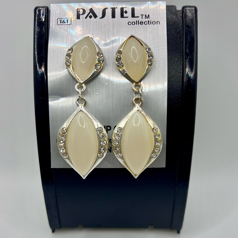 Pastels Cream and Silver Drop Earrings Vintage Clip On